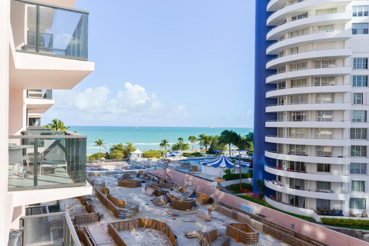 The Alexander: Miami Beach Apartment Room photo